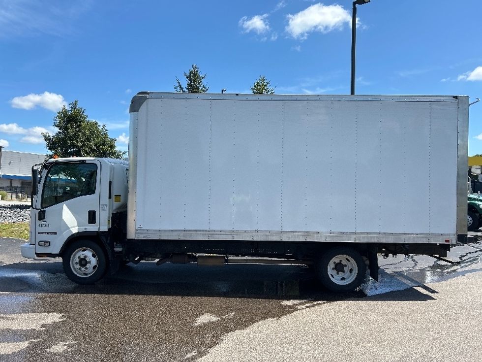 Light Duty Box Truck-Light and Medium Duty Trucks-Isuzu-2022-NPR EFI-Norton-MA-111,903\n\t\tmiles-$ 35,500 - Image 4