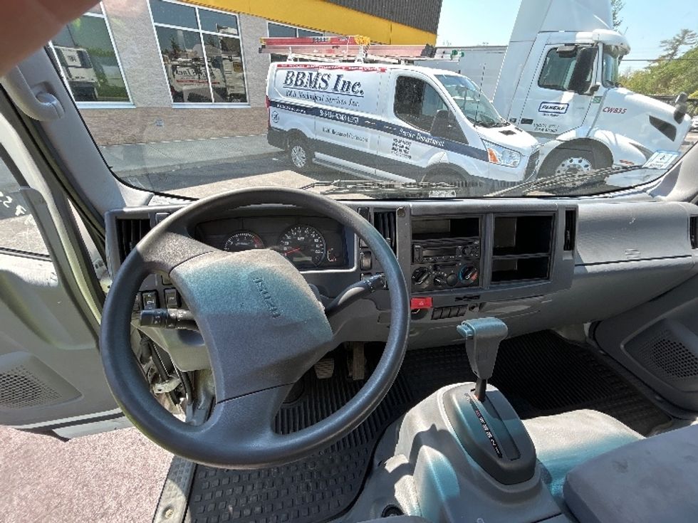 Light Duty Box Truck-Light and Medium Duty Trucks-Isuzu-2022-NPR EFI-Norton-MA-124,153\n\t\tmiles-$ 36,250 - Image 18