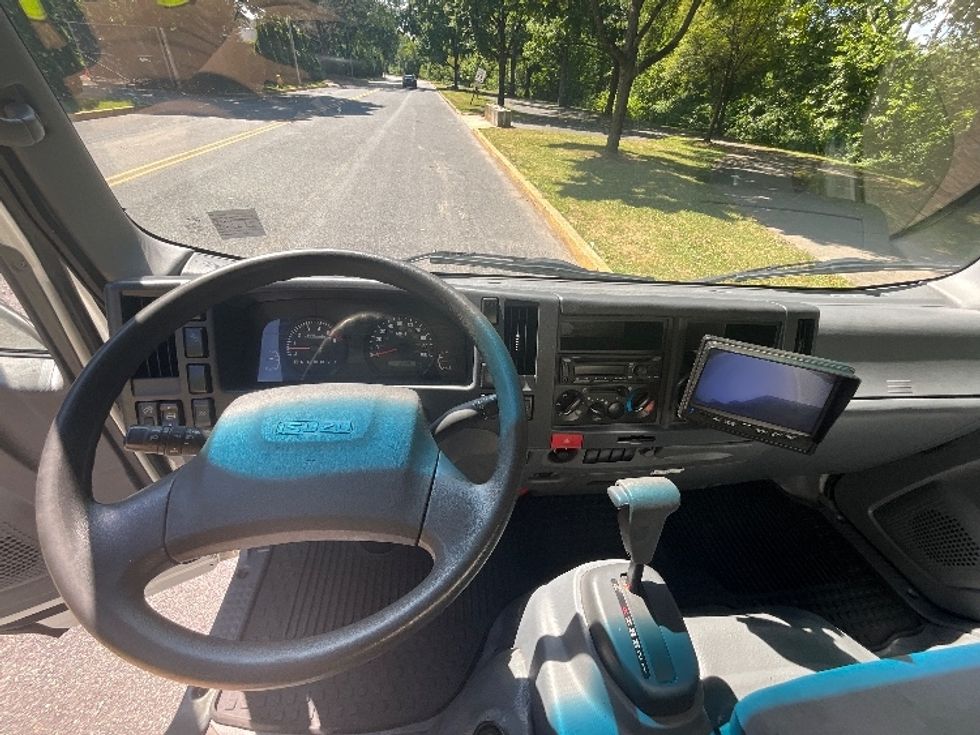 Light Duty Box Truck-Light and Medium Duty Trucks-Isuzu-2022-NPR EFI-Reading-PA-127,773\n\t\tmiles-$ 37,250 - Image 18