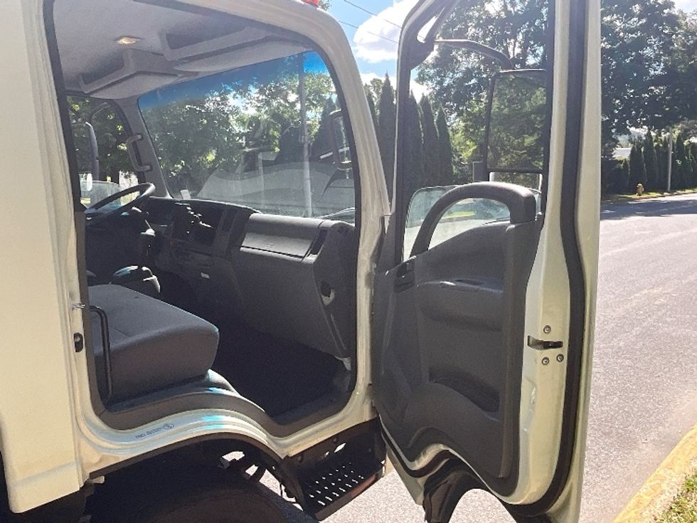Light Duty Box Truck-Light and Medium Duty Trucks-Isuzu-2022-NPR EFI-Reading-PA-127,773\n\t\tmiles-$ 37,250 - Image 20