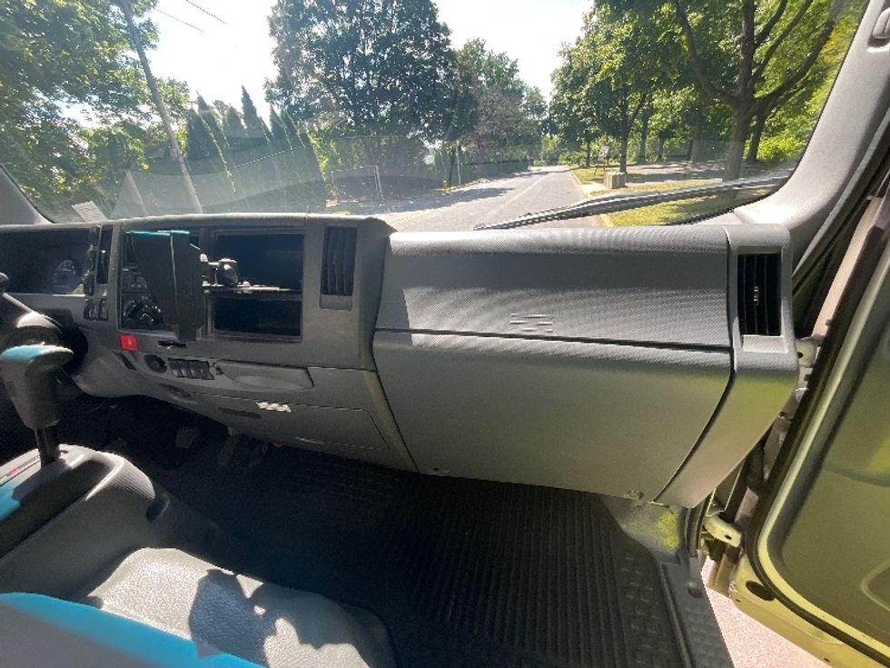 Light Duty Box Truck-Light and Medium Duty Trucks-Isuzu-2022-NPR EFI-Reading-PA-127,773\n\t\tmiles-$ 37,250 - Image 21