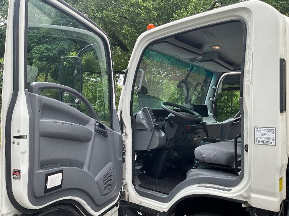 Light Duty Box Truck-Light and Medium Duty Trucks-Isuzu-2022-NPR EFI-Reading-PA-142,323\n\t\tmiles-$ 34,750 - Image 16