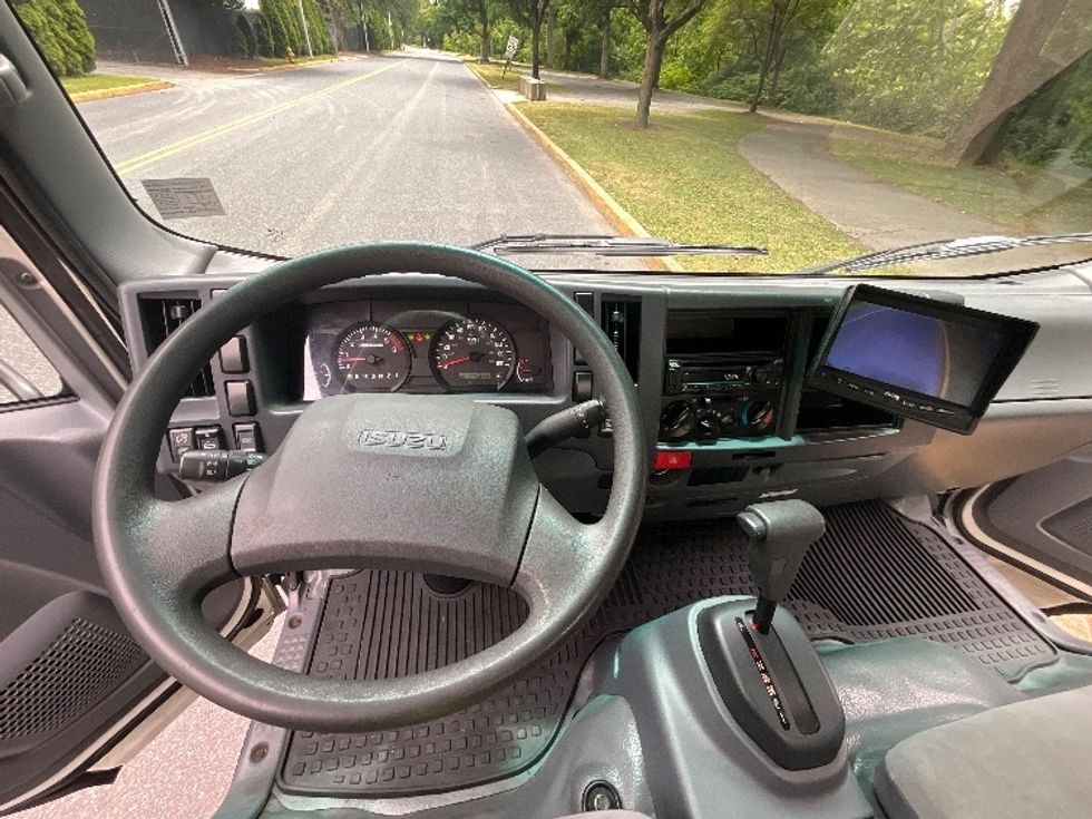 Light Duty Box Truck-Light and Medium Duty Trucks-Isuzu-2022-NPR EFI-Reading-PA-142,323\n\t\tmiles-$ 34,750 - Image 18