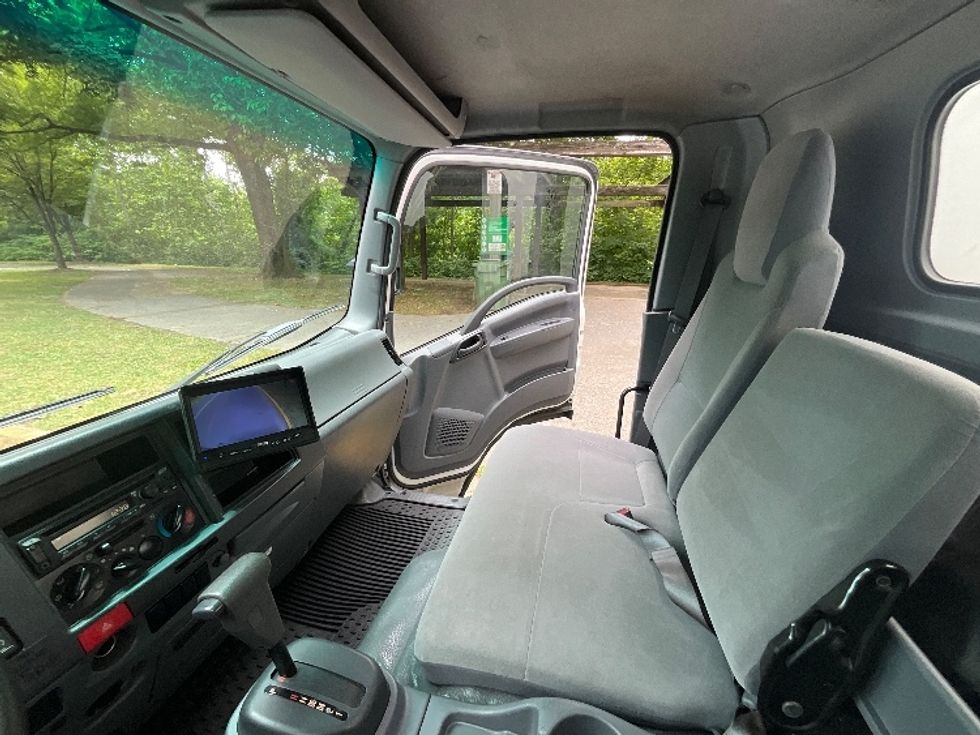 Light Duty Box Truck-Light and Medium Duty Trucks-Isuzu-2022-NPR EFI-Reading-PA-142,323\n\t\tmiles-$ 34,750 - Image 19