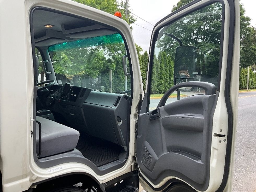 Light Duty Box Truck-Light and Medium Duty Trucks-Isuzu-2022-NPR EFI-Reading-PA-142,323\n\t\tmiles-$ 34,750 - Image 20