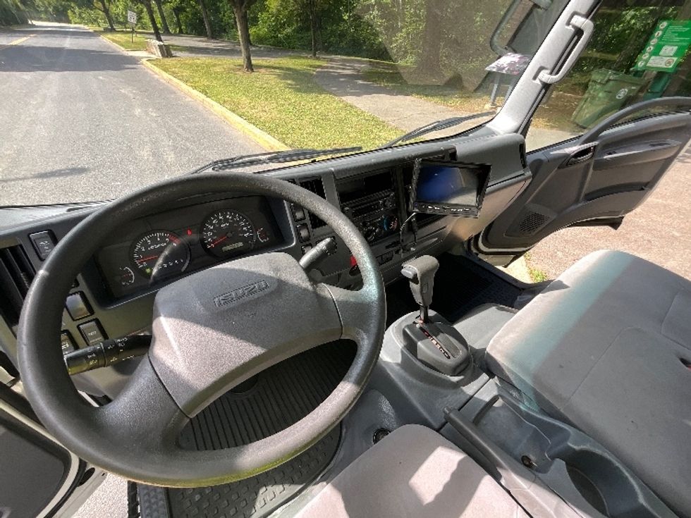 Light Duty Box Truck-Light and Medium Duty Trucks-Isuzu-2022-NPR EFI-Reading-PA-145,659\n\t\tmiles-$ 34,000 - Image 17