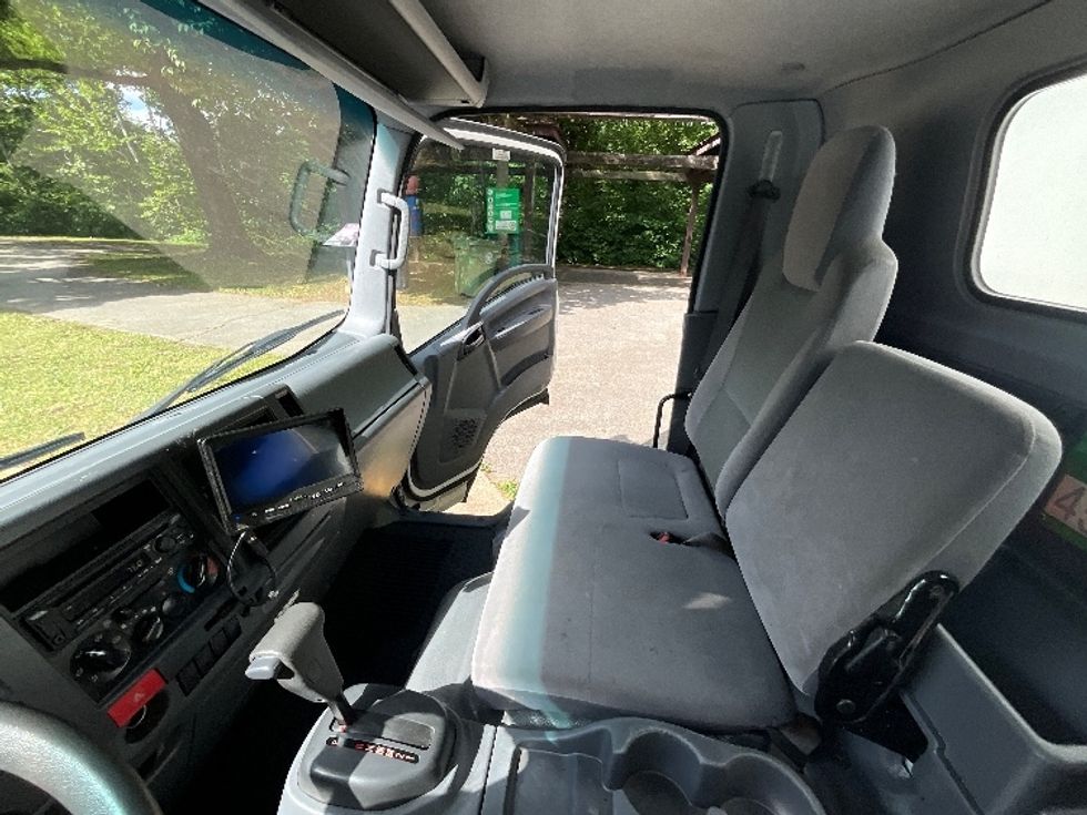 Light Duty Box Truck-Light and Medium Duty Trucks-Isuzu-2022-NPR EFI-Reading-PA-145,659\n\t\tmiles-$ 34,000 - Image 19