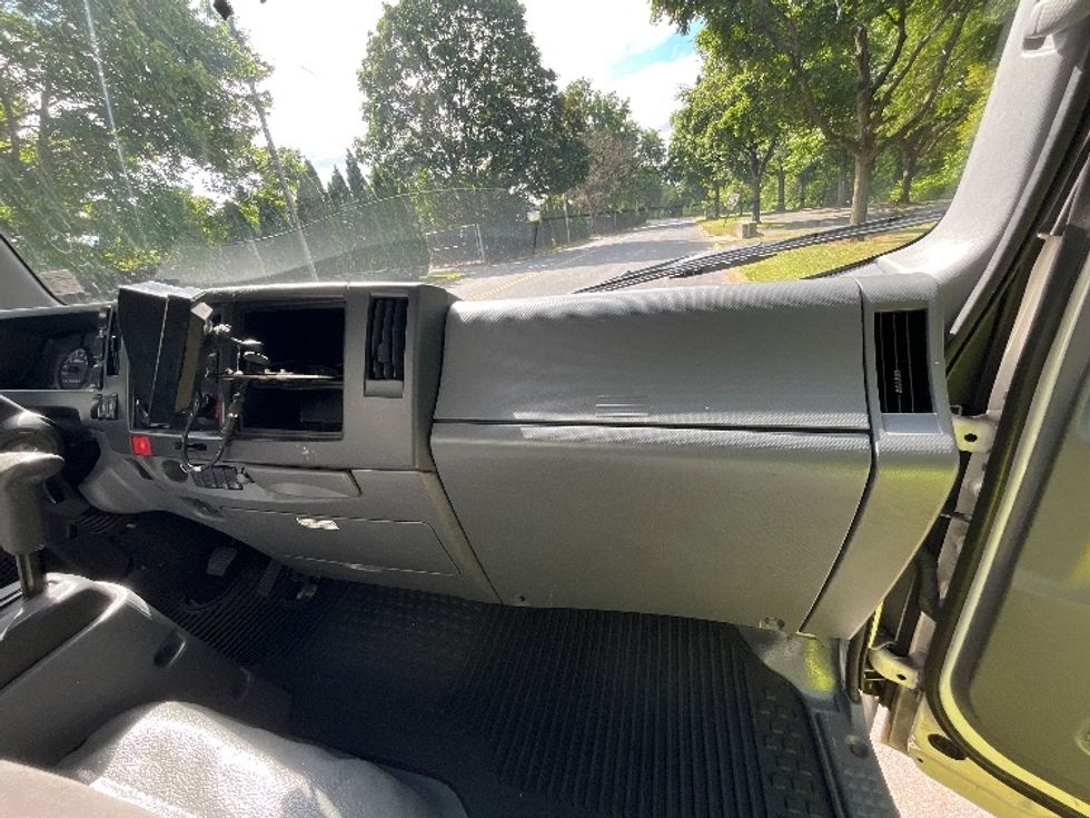 Light Duty Box Truck-Light and Medium Duty Trucks-Isuzu-2022-NPR EFI-Reading-PA-145,659\n\t\tmiles-$ 34,000 - Image 21