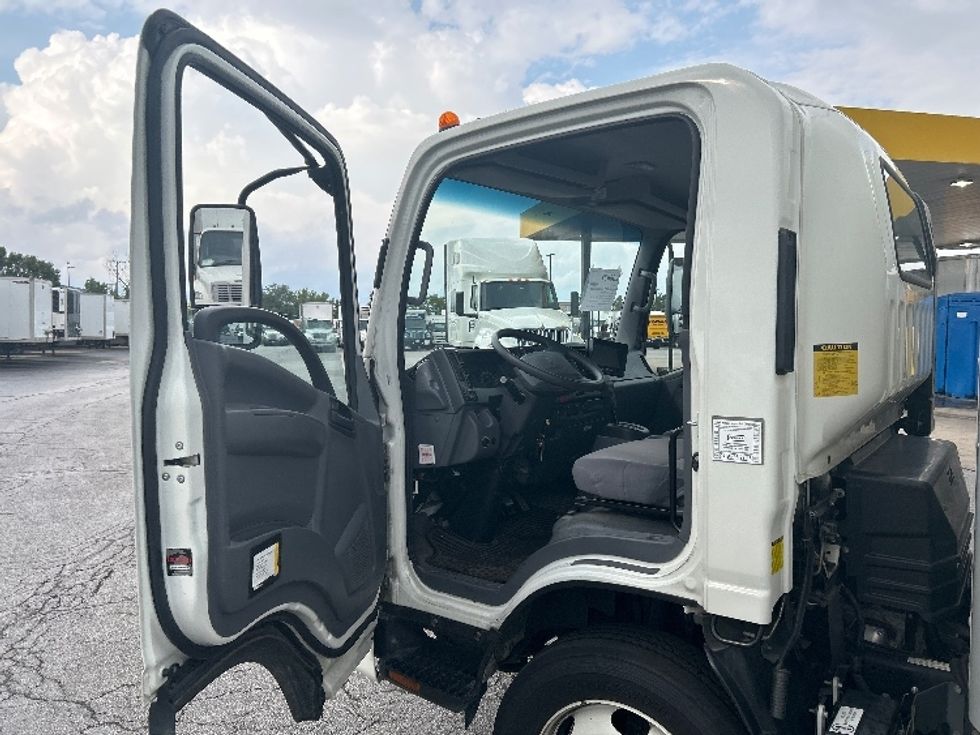 Light Duty Box Truck-Light and Medium Duty Trucks-Isuzu-2022-NPR EFI-Sturtevant-WI-77,572\n\t\tmiles-$ 42,500 - Image 16