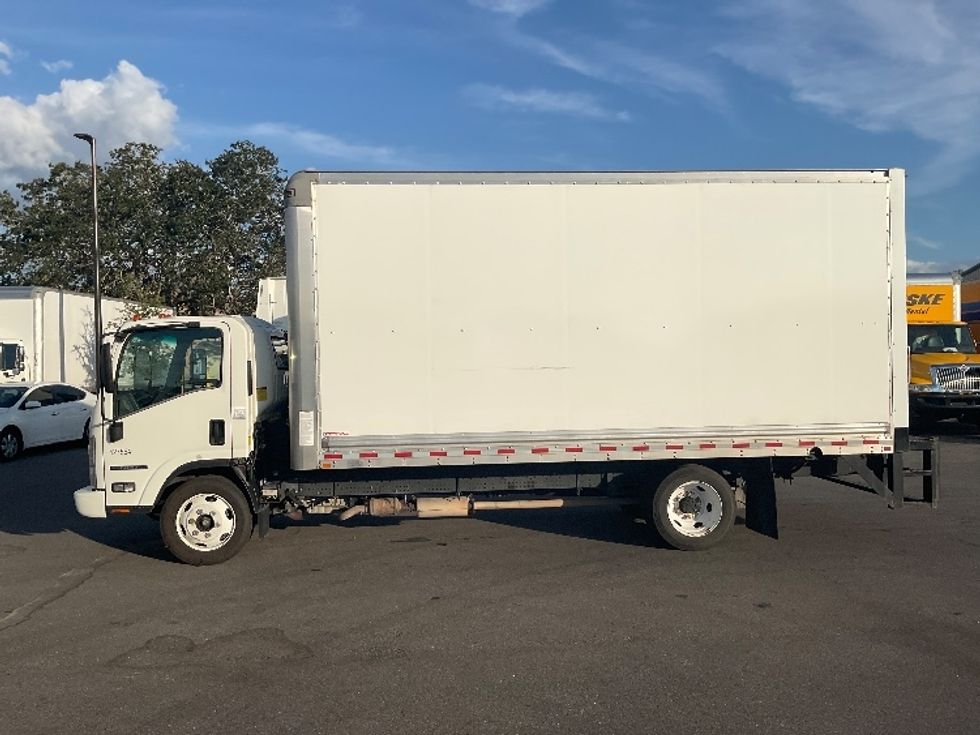 Light Duty Box Truck-Light and Medium Duty Trucks-Isuzu-2022-NPR EFI-Tampa-FL-194,459\n\t\tmiles-$ 26,000 - Image 4