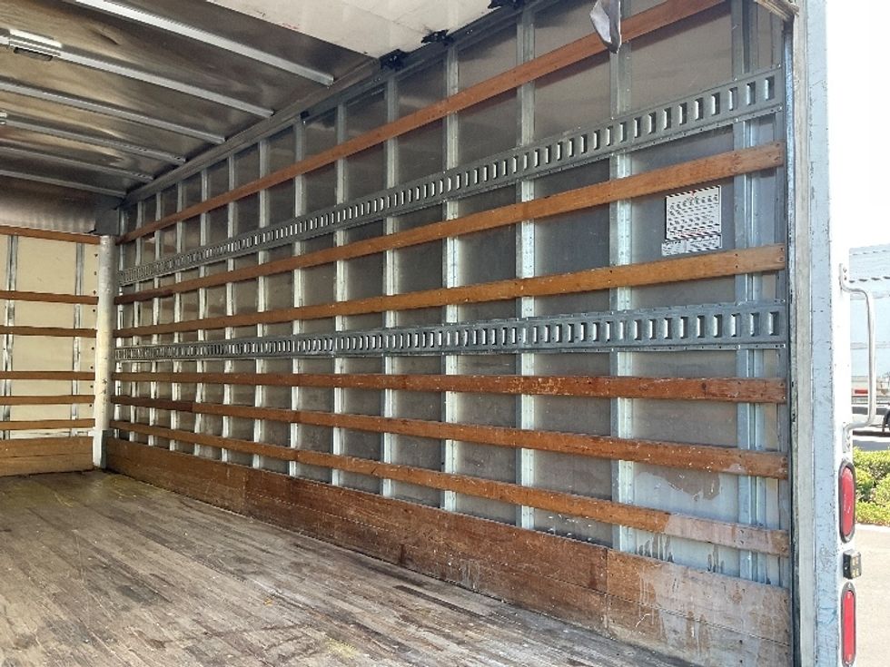 Light Duty Box Truck-Light and Medium Duty Trucks-Isuzu-2022-NPR EFI-Tampa-FL-83,167\n\t\tmiles-$ 46,500 - Image 12