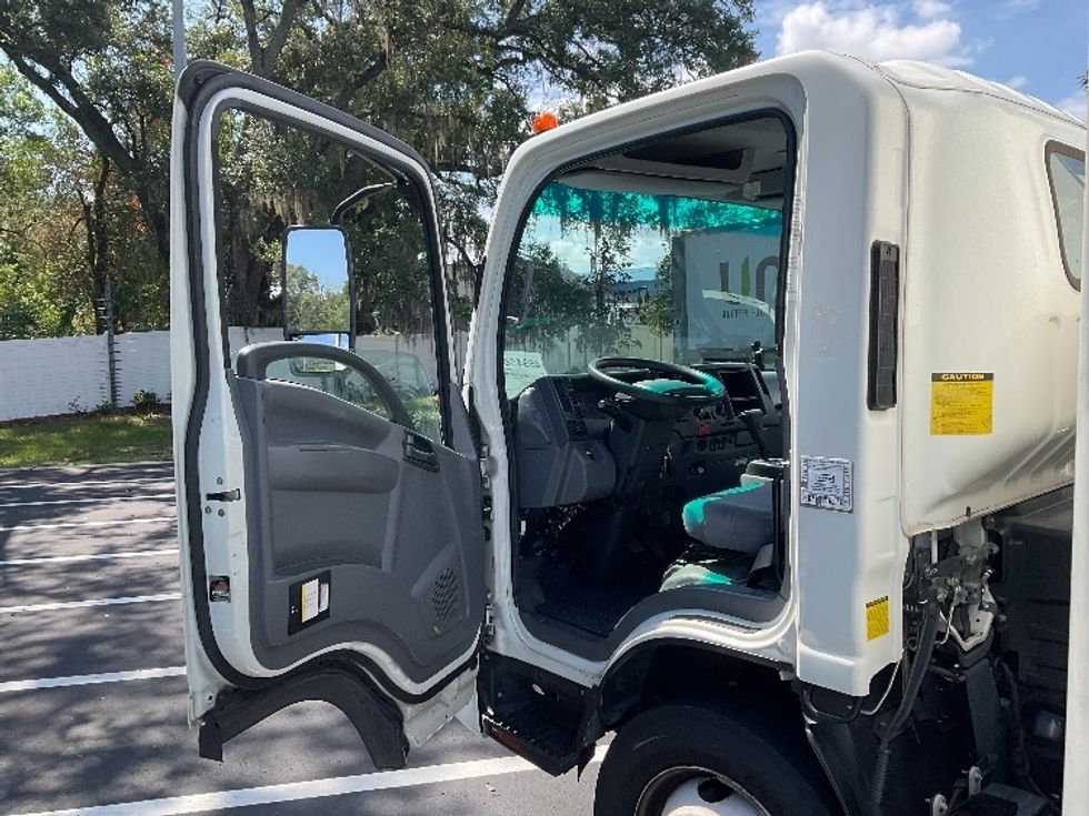 Light Duty Box Truck-Light and Medium Duty Trucks-Isuzu-2022-NPR EFI-Tampa-FL-83,167\n\t\tmiles-$ 46,500 - Image 16
