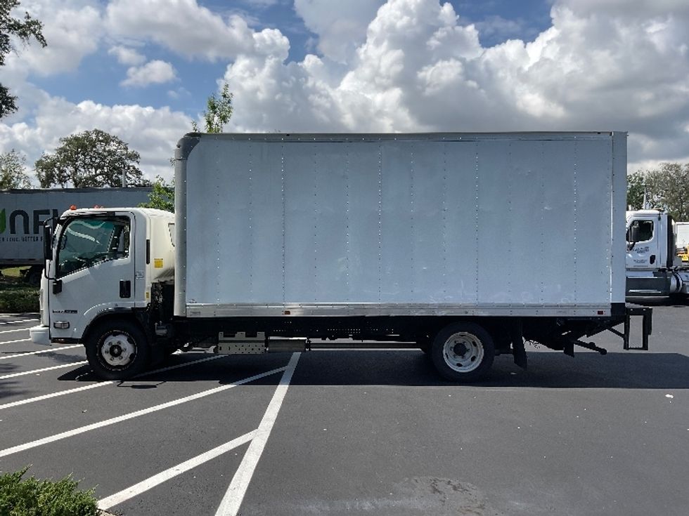Light Duty Box Truck-Light and Medium Duty Trucks-Isuzu-2022-NPR EFI-Tampa-FL-83,167\n\t\tmiles-$ 46,500 - Image 4