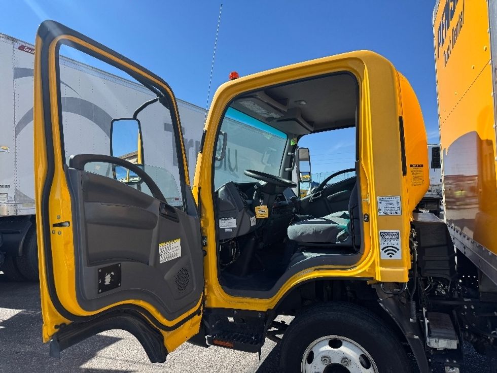 Light Duty Box Truck-Light and Medium Duty Trucks-Isuzu-2022-NPR-El Paso-TX-108,099\n\t\tmiles-$ 42,750 - Image 11