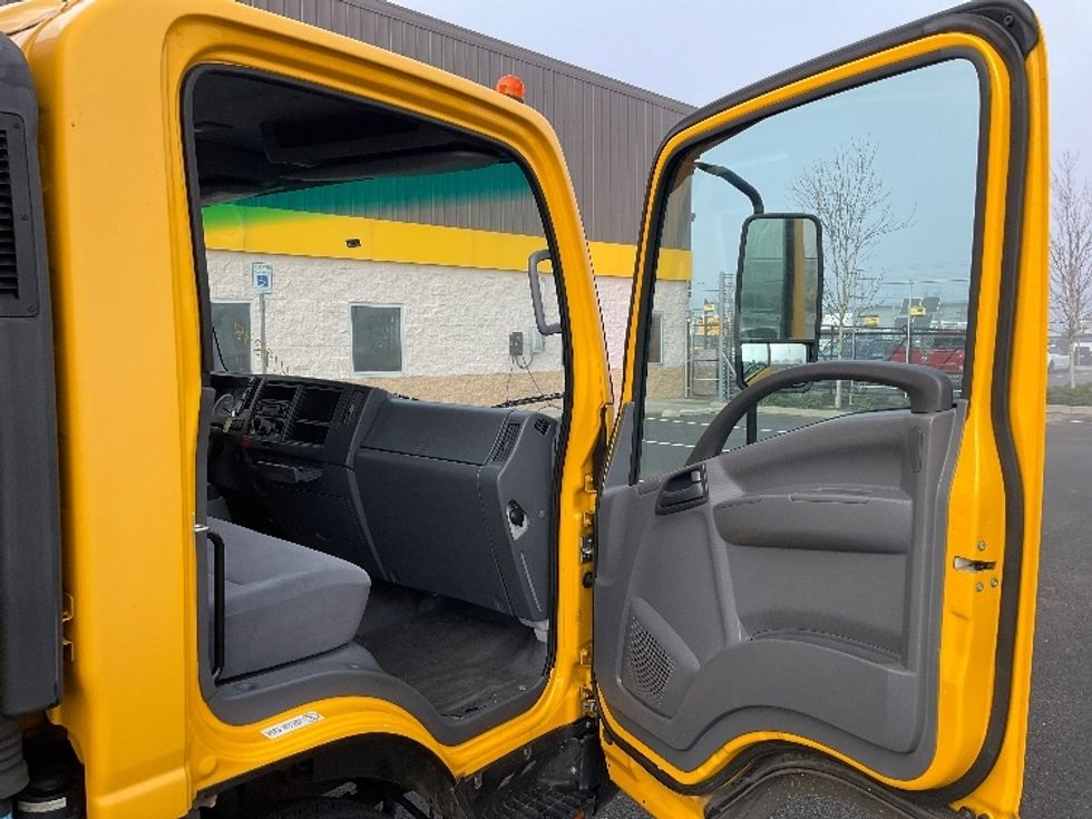 Light Duty Box Truck-Light and Medium Duty Trucks-Isuzu-2022-NPR-Everett-WA-106,294\n\t\tmiles-$ 45,250 - Image 19