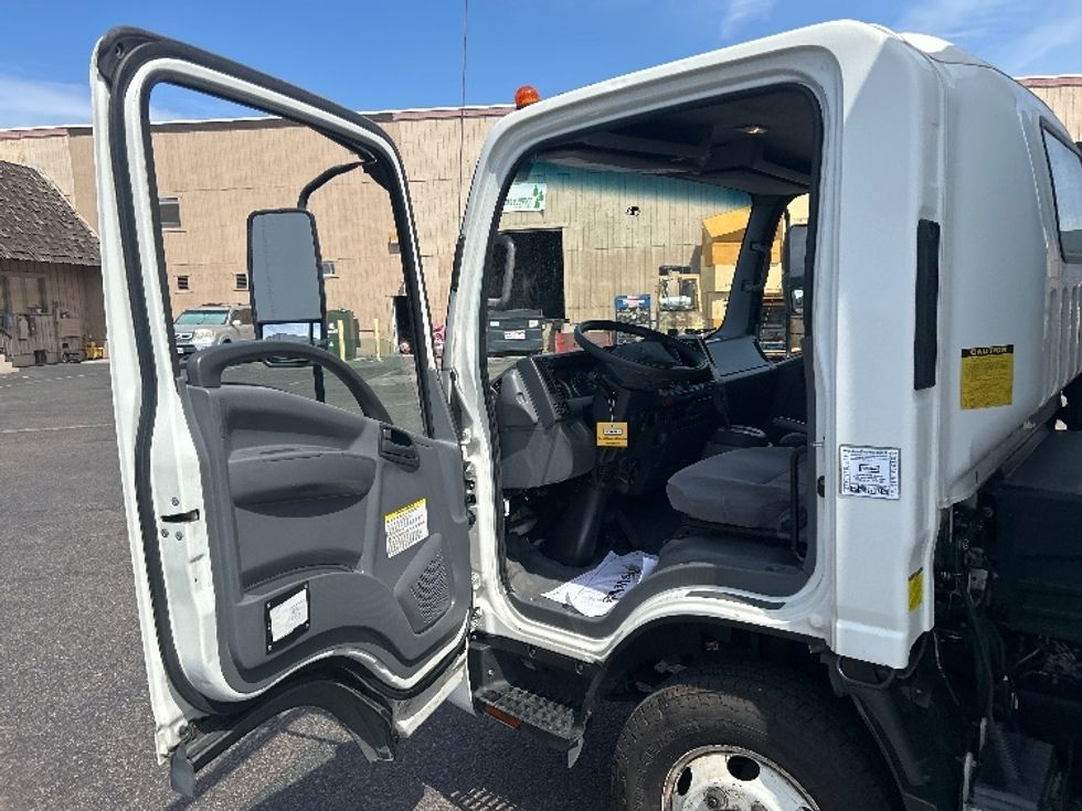 Light Duty Box Truck-Light and Medium Duty Trucks-Isuzu-2022-NPR-Fontana-CA-193,388\n\t\tmiles-$ 28,500 - Image 16