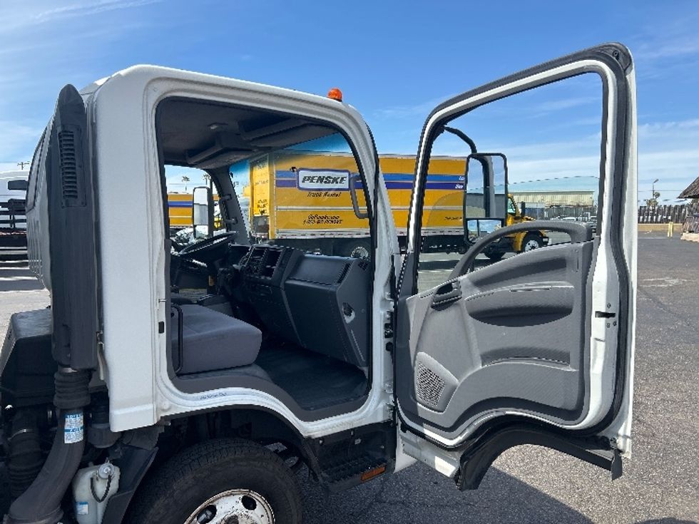 Light Duty Box Truck-Light and Medium Duty Trucks-Isuzu-2022-NPR-Fontana-CA-193,388\n\t\tmiles-$ 28,500 - Image 20