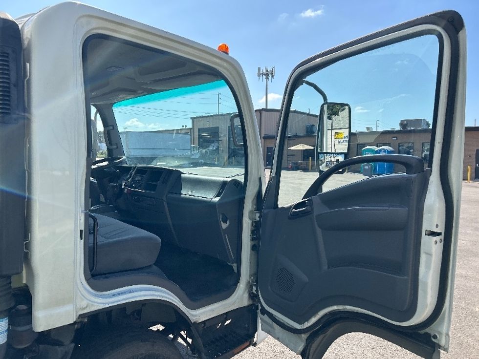 Light Duty Box Truck-Light and Medium Duty Trucks-Isuzu-2022-NPR-Fresno-CA-144,126\n\t\tmiles-$ 41,500 - Image 20