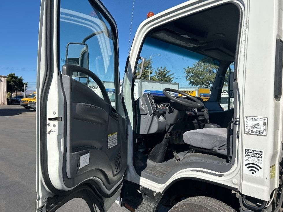 Light Duty Box Truck-Light and Medium Duty Trucks-Isuzu-2022-NPR-Fresno-CA-71,259\n\t\tmiles-$ 54,750 - Image 14