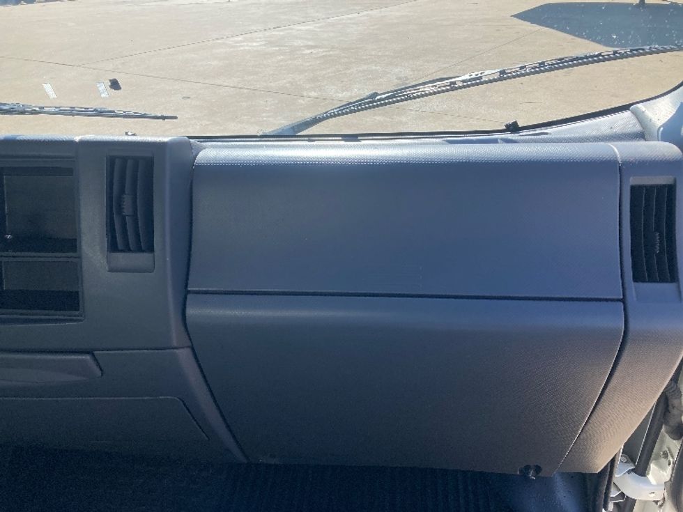 Light Duty Box Truck-Light and Medium Duty Trucks-Isuzu-2022-NPR-Grand Prairie-TX-228,637\n\t\tmiles-$ 29,000 - Image 21