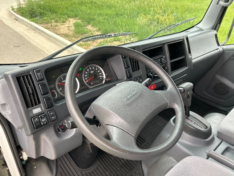 Light Duty Box Truck-Light and Medium Duty Trucks-Isuzu-2022-NPR-Greeley-CO-65,368\n\t\tmiles-$ 56,750 - Image 17