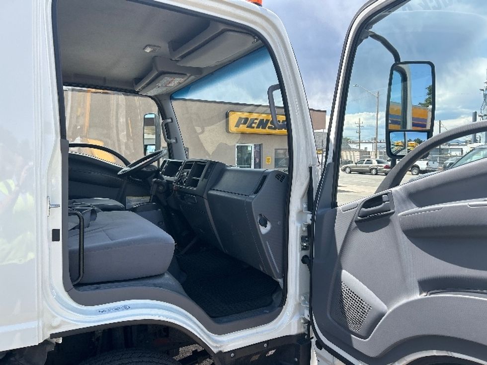 Light Duty Box Truck-Light and Medium Duty Trucks-Isuzu-2022-NPR-Greeley-CO-68,791\n\t\tmiles-$ 53,750 - Image 18