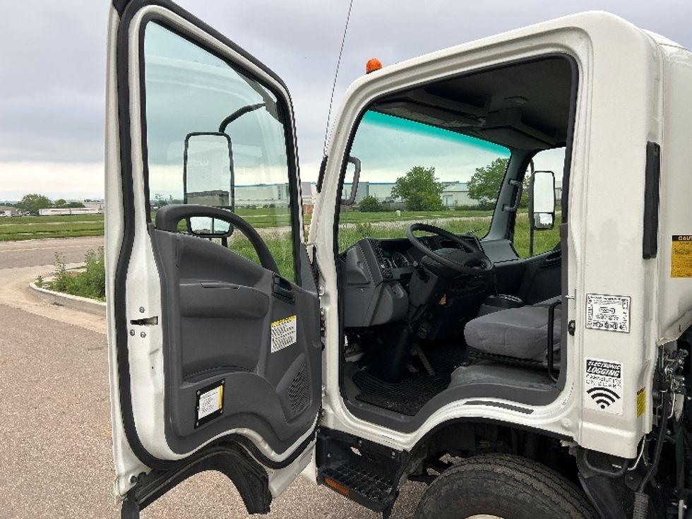 Light Duty Box Truck-Light and Medium Duty Trucks-Isuzu-2022-NPR-Greeley-CO-70,342\n\t\tmiles-$ 52,750 - Image 16