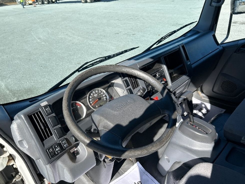 Light Duty Box Truck-Light and Medium Duty Trucks-Isuzu-2022-NPR-Greenville-SC-140,440\n\t\tmiles-$ 39,250 - Image 17