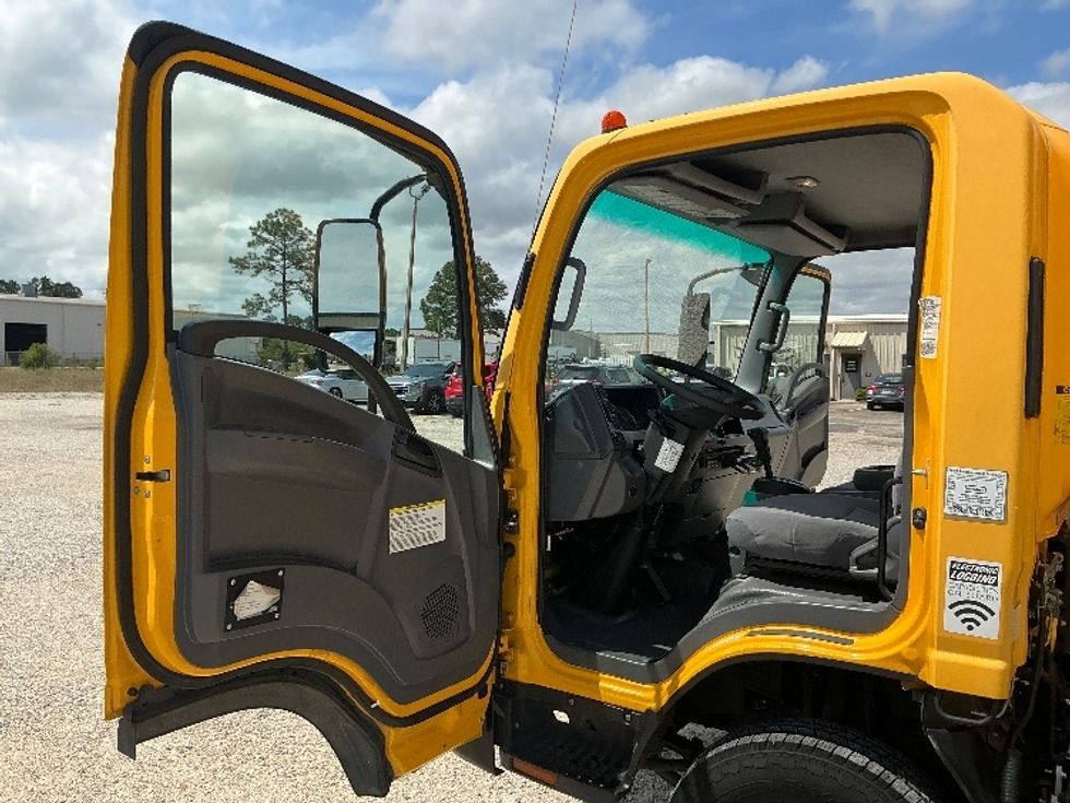 Light Duty Box Truck-Light and Medium Duty Trucks-Isuzu-2022-NPR-Gulfport-MS-96,346\n\t\tmiles-$ 44,750 - Image 16