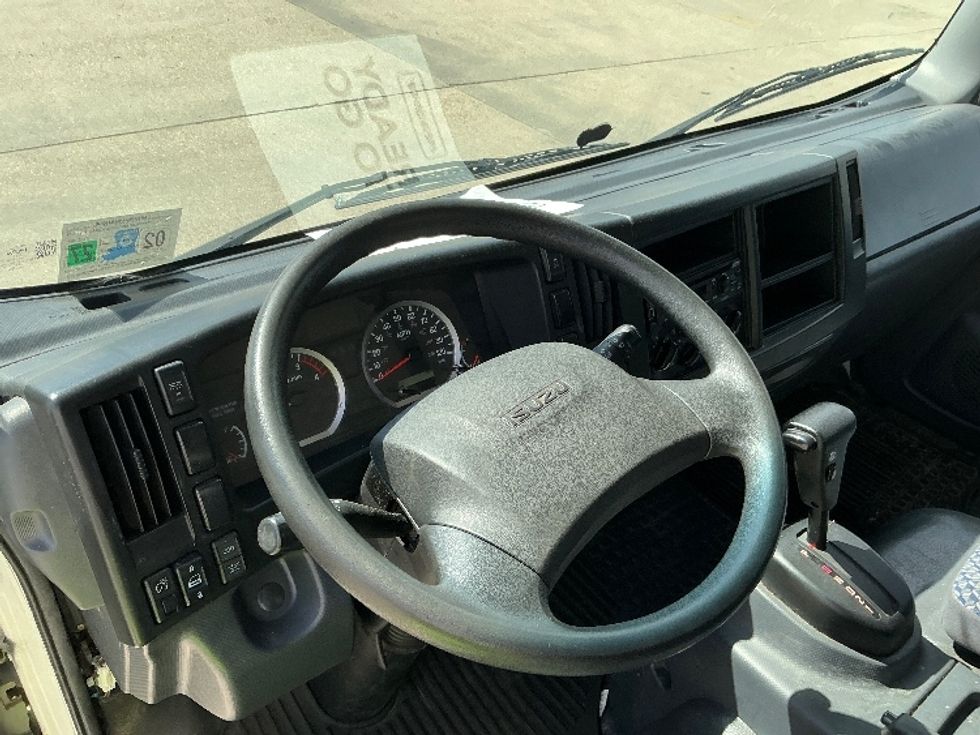 Light Duty Box Truck-Light and Medium Duty Trucks-Isuzu-2022-NPR-Hammond-LA-223,234\n\t\tmiles-$ 27,500 - Image 15