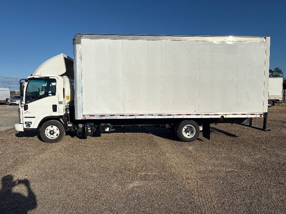 Light Duty Box Truck-Light and Medium Duty Trucks-Isuzu-2022-NPR-Hammond-LA-223,826\n\t\tmiles-$ 27,500 - Image 4