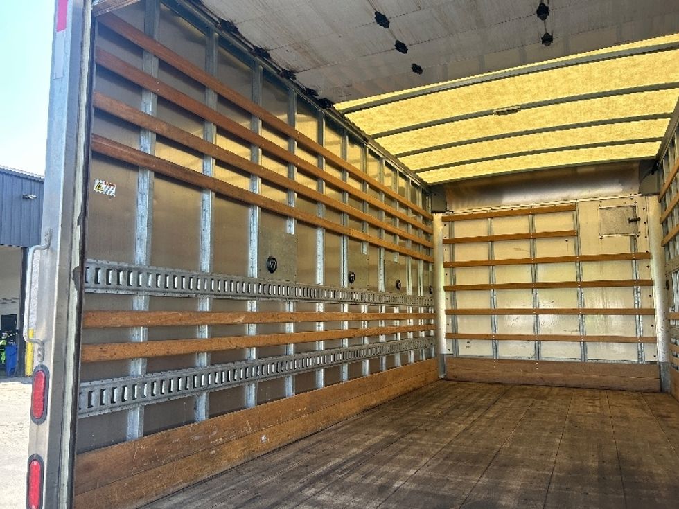 Light Duty Box Truck-Light and Medium Duty Trucks-Isuzu-2022-NPR-Jessup-PA-225,821\n\t\tmiles-$ 27,500 - Image 11