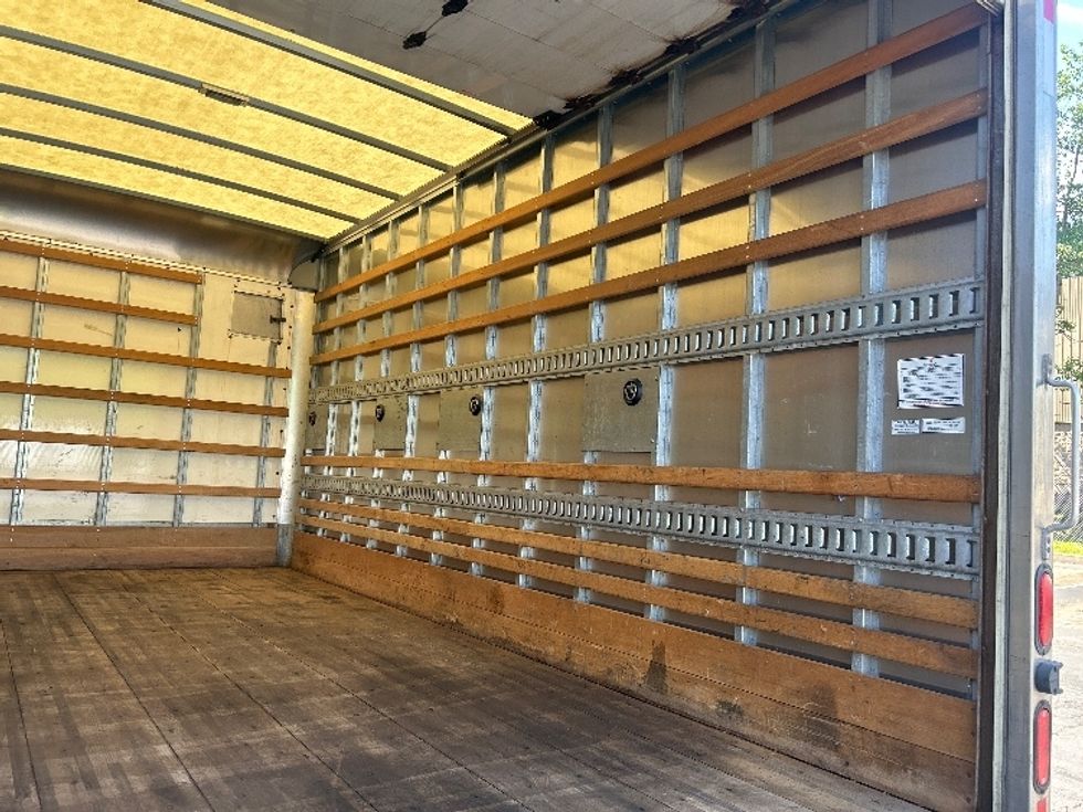 Light Duty Box Truck-Light and Medium Duty Trucks-Isuzu-2022-NPR-Jessup-PA-225,821\n\t\tmiles-$ 27,500 - Image 12