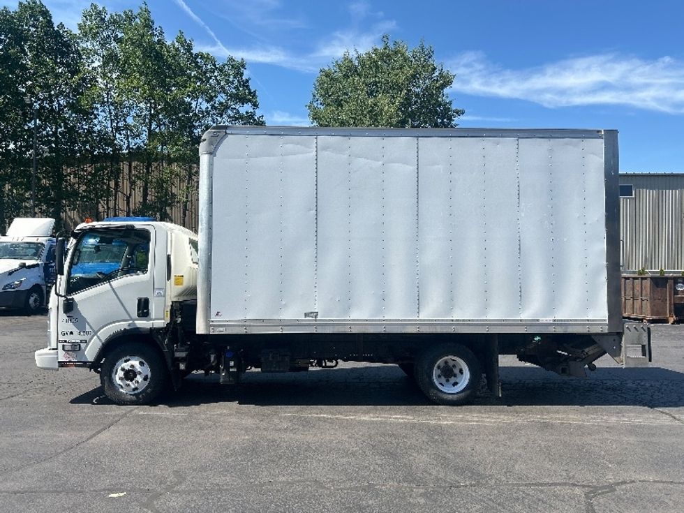 Light Duty Box Truck-Light and Medium Duty Trucks-Isuzu-2022-NPR-Jessup-PA-225,821\n\t\tmiles-$ 27,500 - Image 4