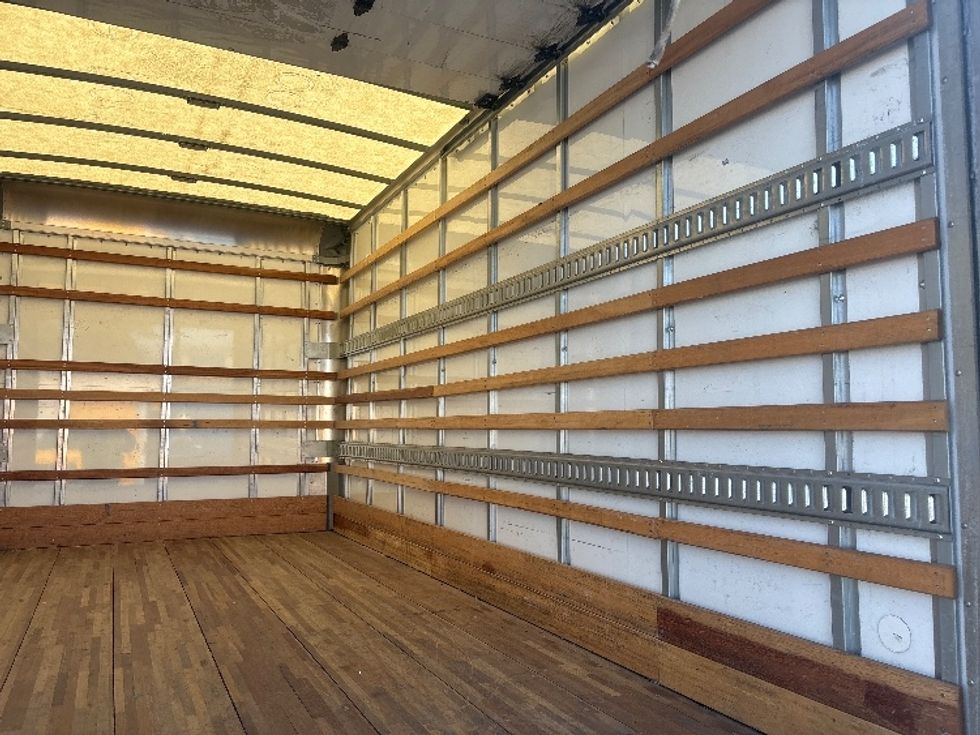 Light Duty Box Truck-Light and Medium Duty Trucks-Isuzu-2022-NPR-Kent-WA-54,927\n\t\tmiles-$ 53,750 - Image 12