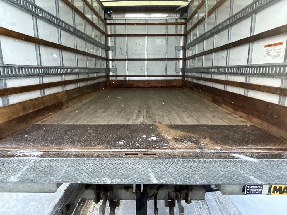 Light Duty Box Truck-Light and Medium Duty Trucks-Isuzu-2022-NPR-London-ON-276,256\n\t\tkm-$ 39,500 - Image 10