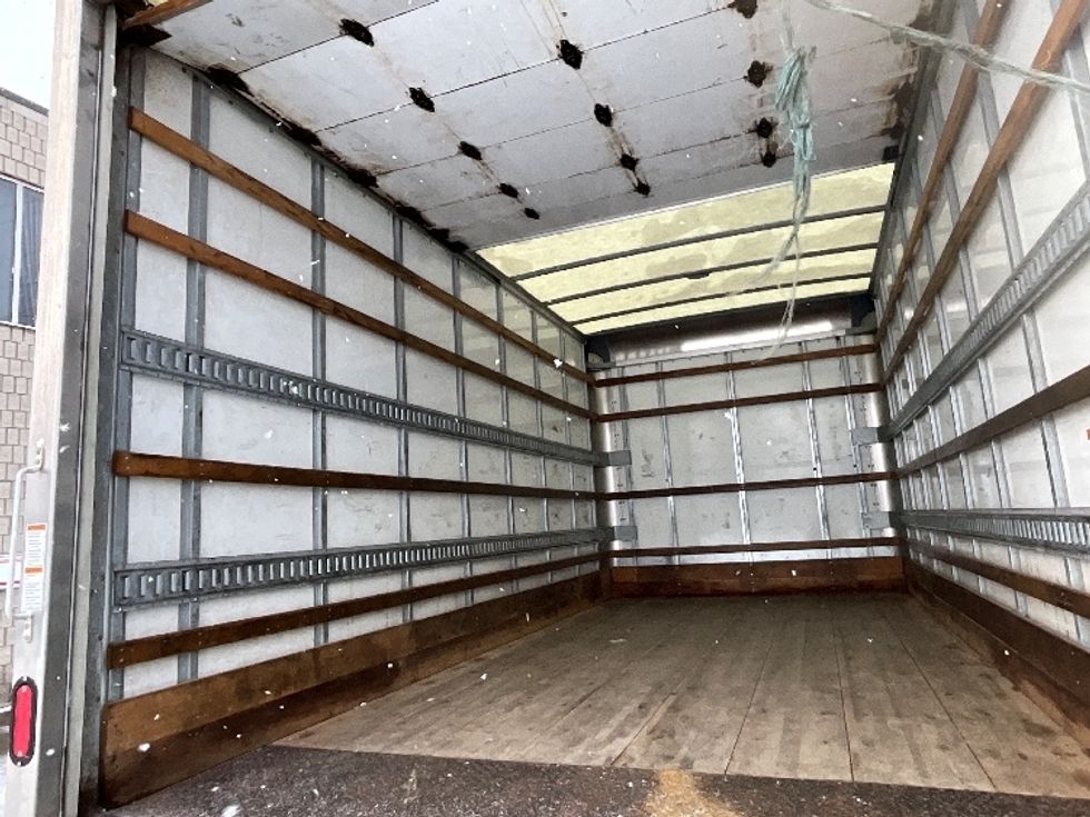 Light Duty Box Truck-Light and Medium Duty Trucks-Isuzu-2022-NPR-London-ON-276,256\n\t\tkm-$ 39,500 - Image 11