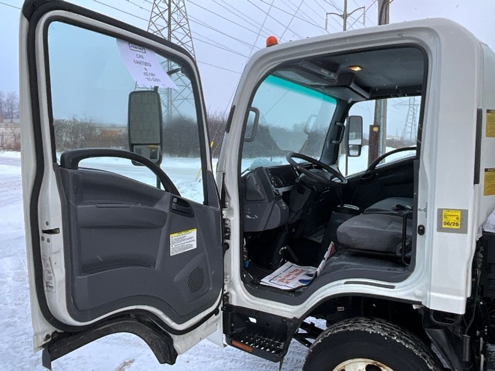 Light Duty Box Truck-Light and Medium Duty Trucks-Isuzu-2022-NPR-London-ON-276,256\n\t\tkm-$ 39,500 - Image 16