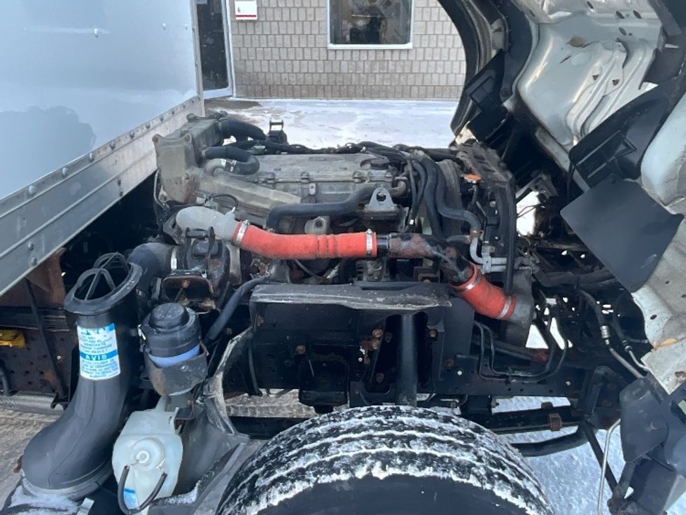 Light Duty Box Truck-Light and Medium Duty Trucks-Isuzu-2022-NPR-London-ON-276,256\n\t\tkm-$ 39,500 - Image 24