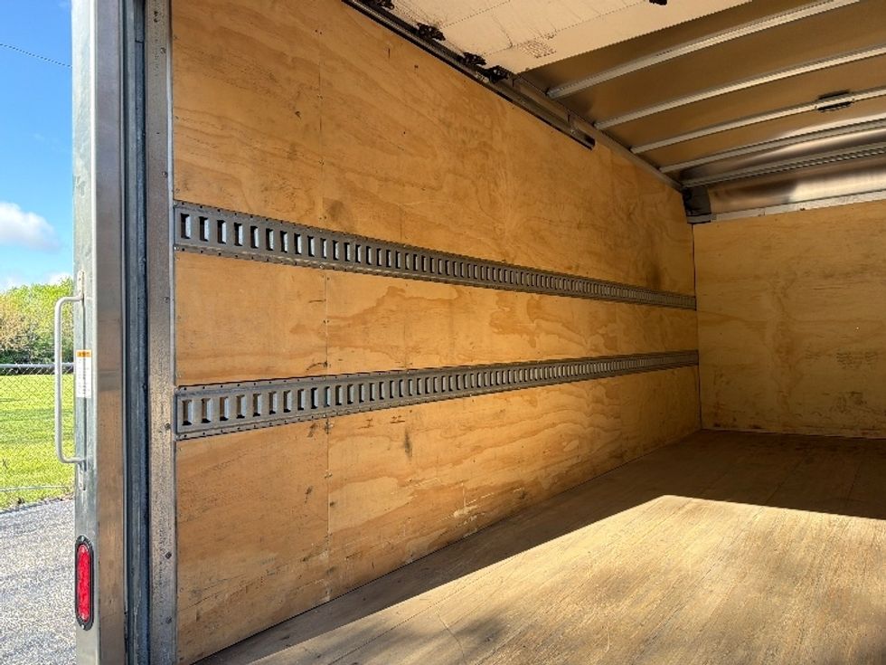 Light Duty Box Truck-Light and Medium Duty Trucks-Isuzu-2022-NPR-Louisville-KY-60,241\n\t\tmiles-$ 47,500 - Image 11