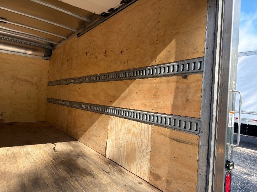 Light Duty Box Truck-Light and Medium Duty Trucks-Isuzu-2022-NPR-Louisville-KY-60,241\n\t\tmiles-$ 47,500 - Image 12
