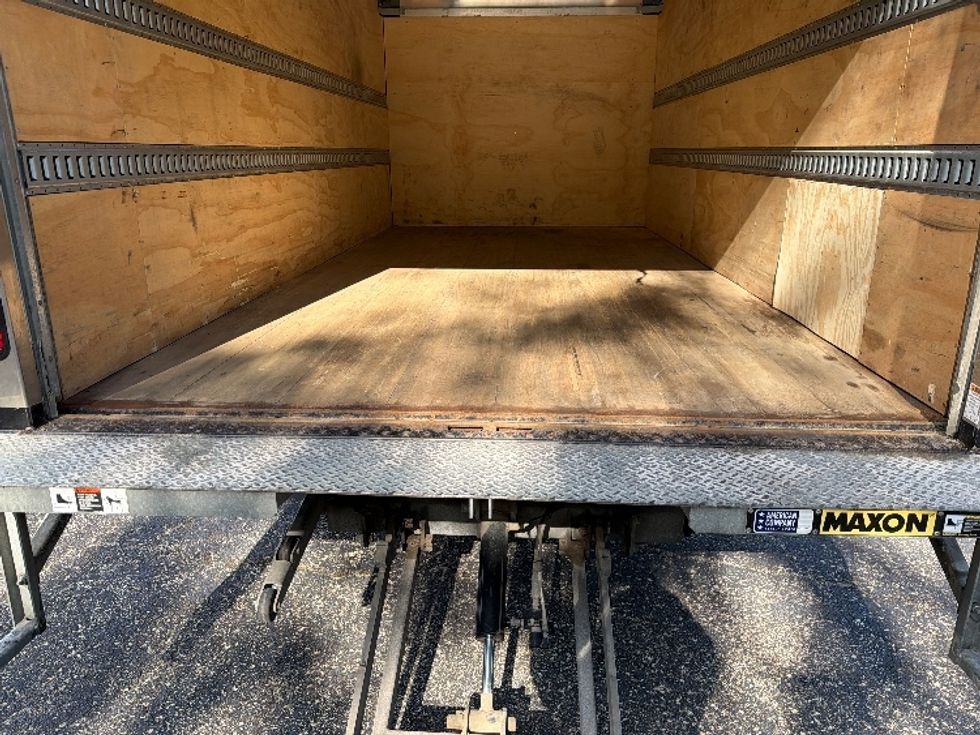 Light Duty Box Truck-Light and Medium Duty Trucks-Isuzu-2022-NPR-Louisville-KY-60,241\n\t\tmiles-$ 47,500 - Image 9