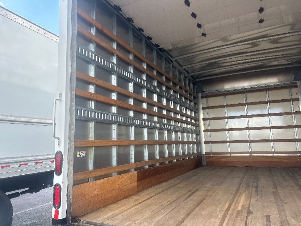 Light Duty Box Truck-Light and Medium Duty Trucks-Isuzu-2022-NPR-Orlando-FL-178,856\n\t\tmiles-$ 31,750 - Image 10