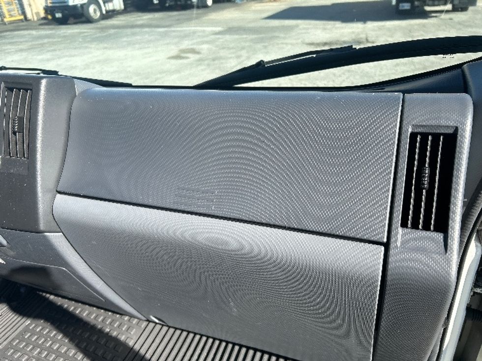 Light Duty Box Truck-Light and Medium Duty Trucks-Isuzu-2022-NPR-Orlando-FL-178,856\n\t\tmiles-$ 31,750 - Image 20