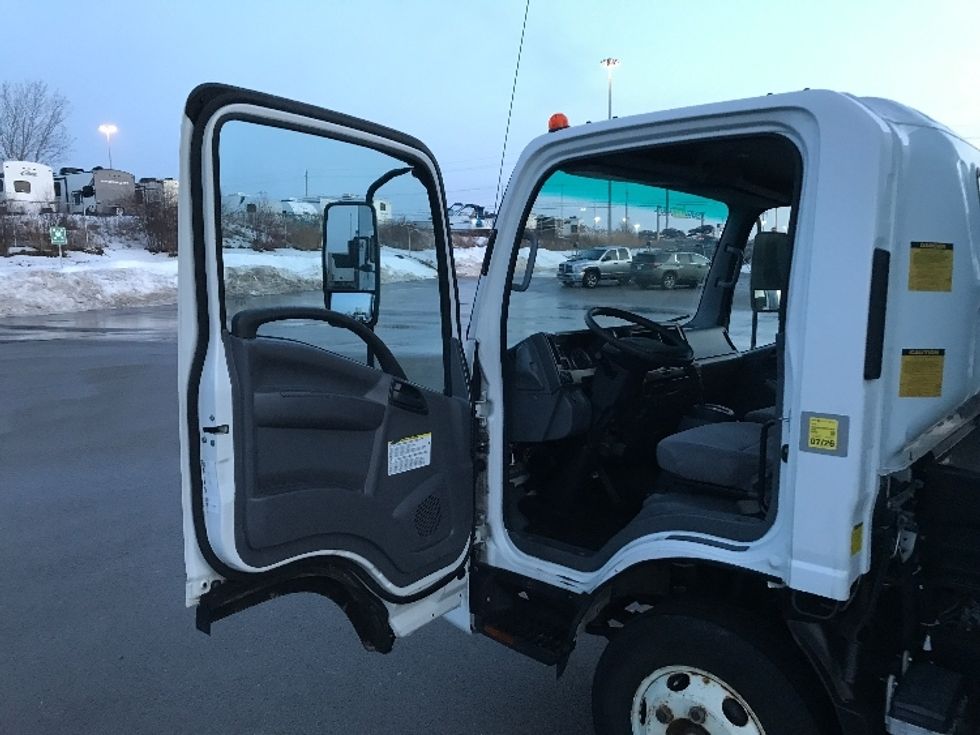 Light Duty Box Truck-Light and Medium Duty Trucks-Isuzu-2022-NPR-Oshawa-ON-168,030\n\t\tkm-$ 54,750 - Image 16