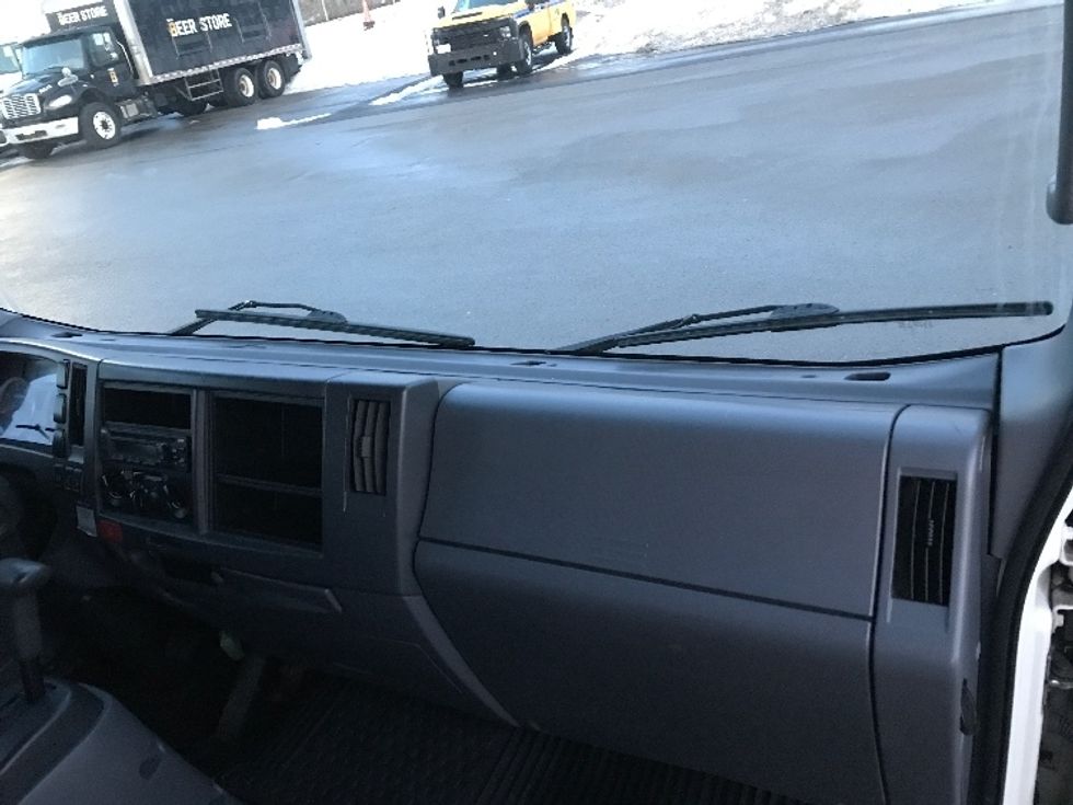 Light Duty Box Truck-Light and Medium Duty Trucks-Isuzu-2022-NPR-Oshawa-ON-168,030\n\t\tkm-$ 54,750 - Image 21