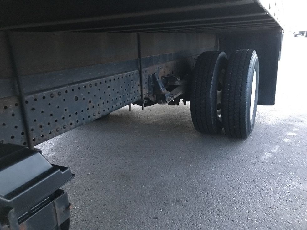 Light Duty Box Truck-Light and Medium Duty Trucks-Isuzu-2022-NPR-Oshawa-ON-168,030\n\t\tkm-$ 54,750 - Image 5