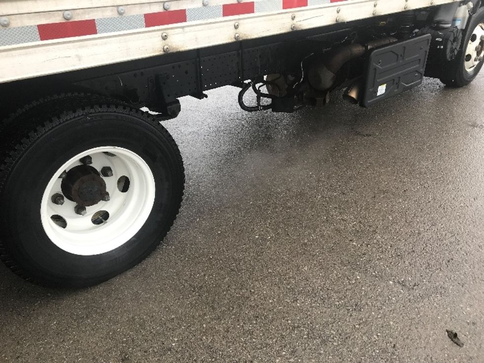 Light Duty Box Truck-Light and Medium Duty Trucks-Isuzu-2022-NPR-Oshawa-ON-181,321\n\t\tkm-$ 52,750 - Image 14