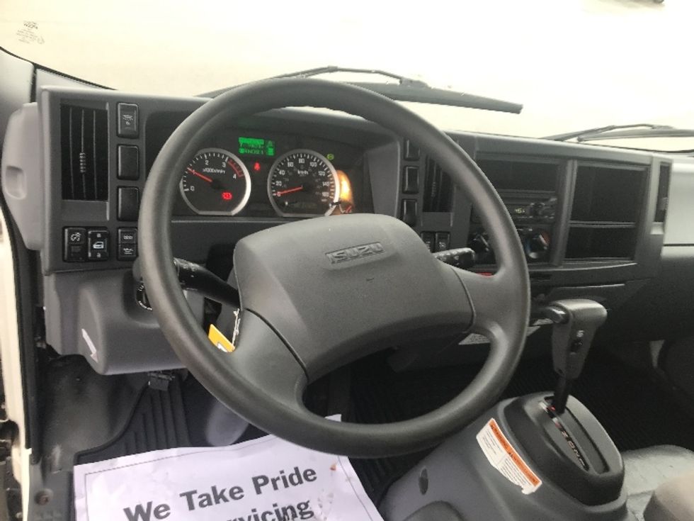 Light Duty Box Truck-Light and Medium Duty Trucks-Isuzu-2022-NPR-Oshawa-ON-181,321\n\t\tkm-$ 52,750 - Image 18