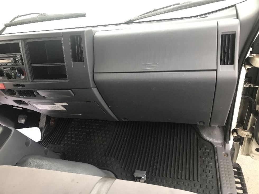 Light Duty Box Truck-Light and Medium Duty Trucks-Isuzu-2022-NPR-Oshawa-ON-181,321\n\t\tkm-$ 52,750 - Image 21